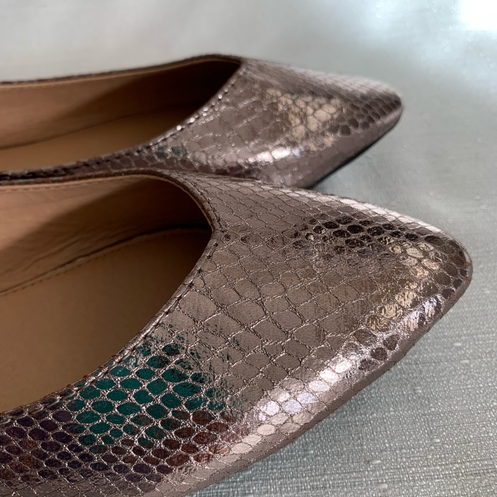 Lane Bryant Snake Texture Pewter Metallic Pointed Toe Flats Woman’s 10W - Picture 4 of 12